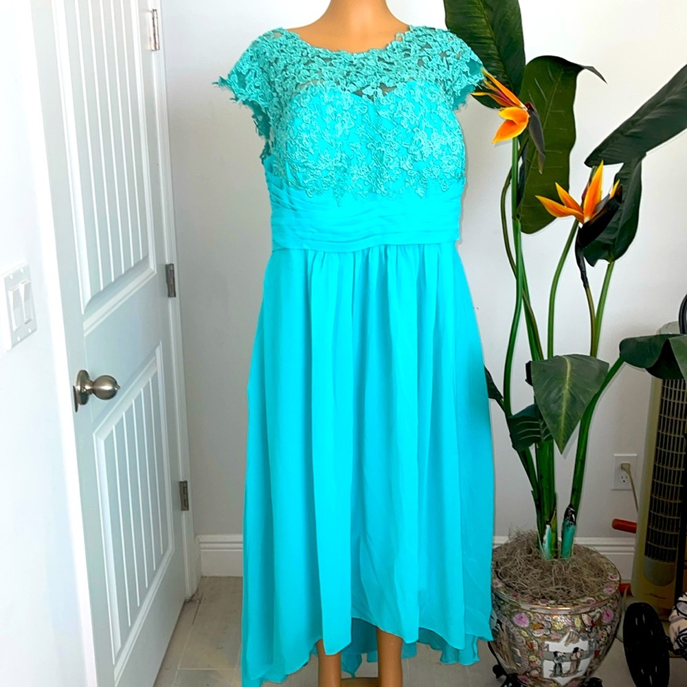 NWOT HIGH AND LOW MINT COLOR MOTHER OF THE BRIDE WEDDING DRESS